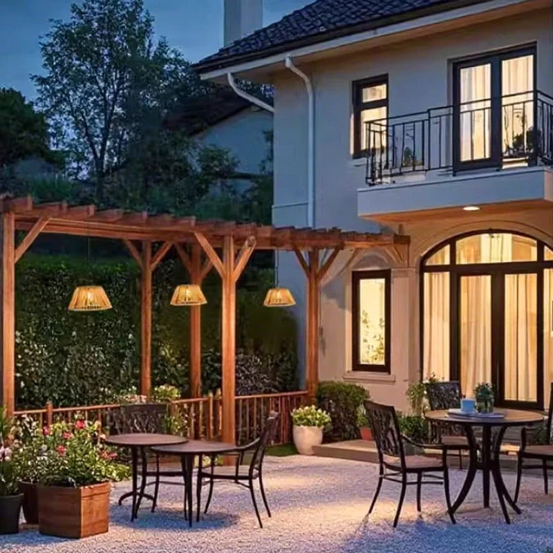 Solavine Laterne | Solarbetriebene Rattan Lampe mit Dämmerungssensor & USB