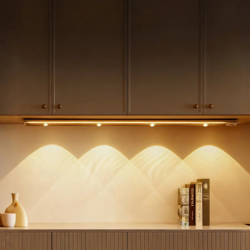 ArcLume Bewegungslicht | Elegante LED Bogenleuchte mit Fernbedienung