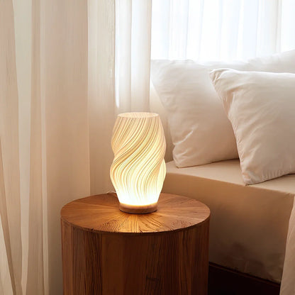 AuroraWave Tischlampe | Moderne LED Lampe aus Holz