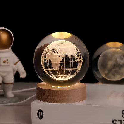 Celestara Kristall Lampe | 3D Planetenlampe mit LED & Holzsockel