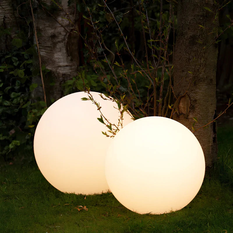 LunaSphere Gartenleuchte | LED Kugel Licht mit Farbwechsel & Fernbedienung