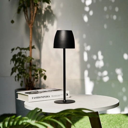 Lumora Tischlampe | Kabellose LED Designlampe mit Touch Dimmung
