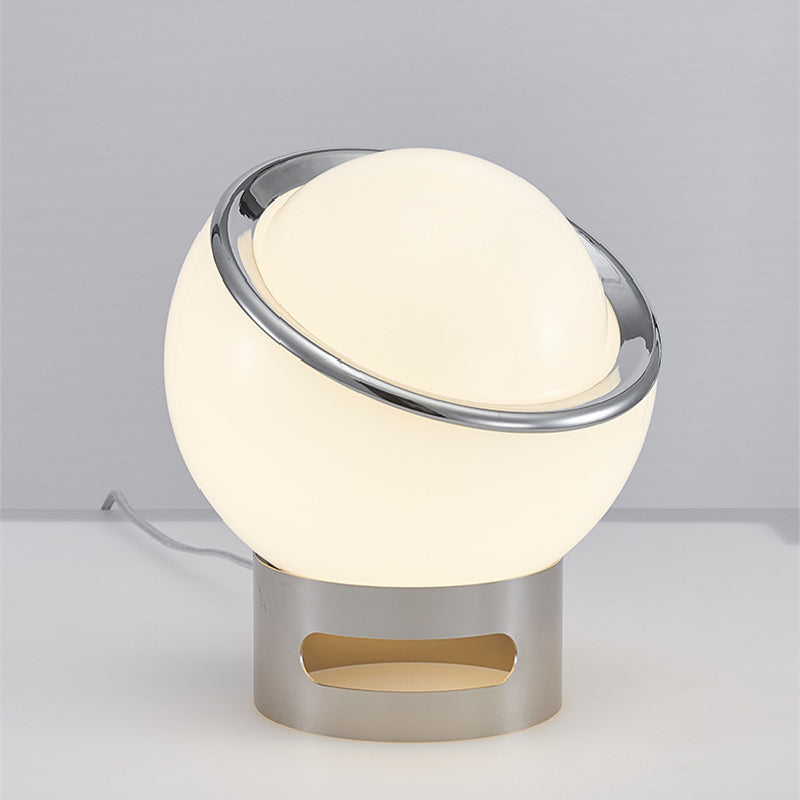 Maison Opale Tischlampe | Französische Bauhaus LED Lampe aus Opalglas